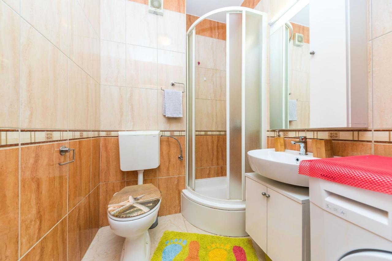 Studio Znjan With Balcony Appartement *