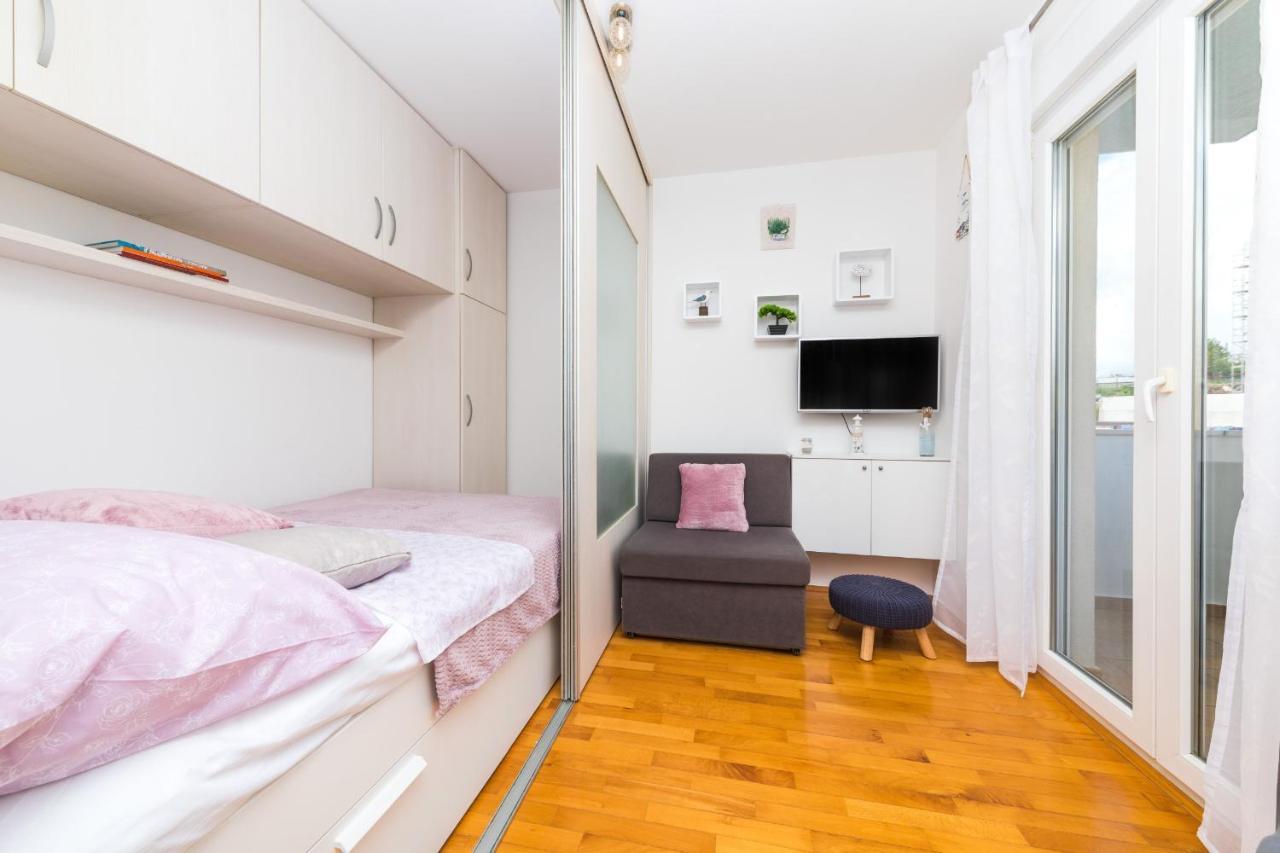 Studio Znjan With Balcony Appartement *